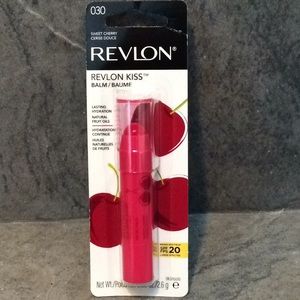🐶 $4 🐶 Revlon Kiss Lip Balm